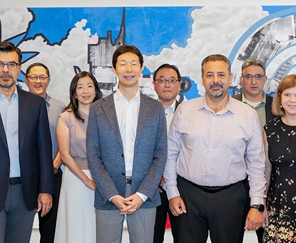 leadership-main-banner-standing