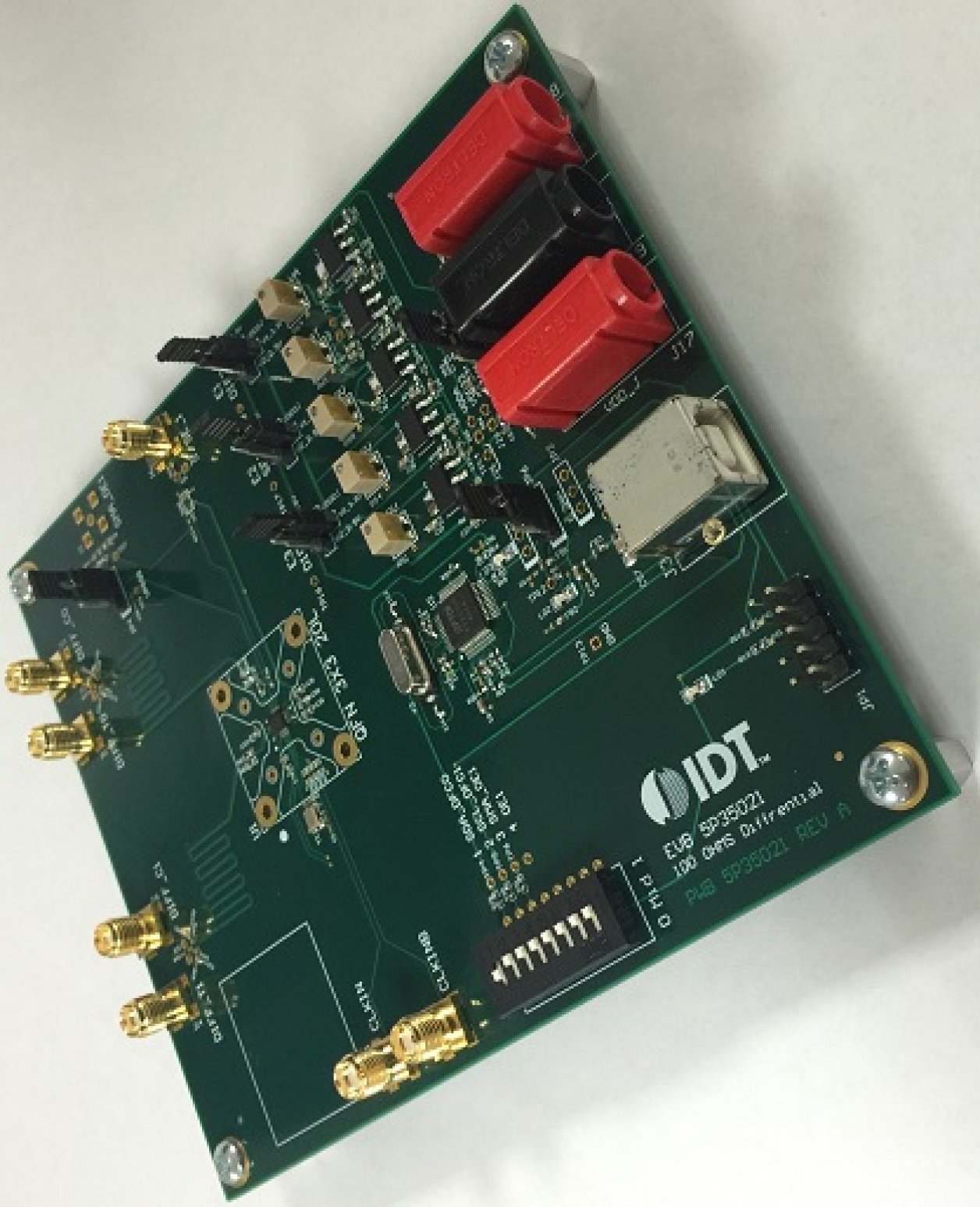 5P35021 Evaluation Board-perspective