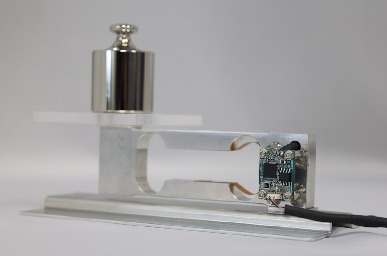 RX23E-B Digital Load Cell Tiny Board Reference Design - Load Cell and Board