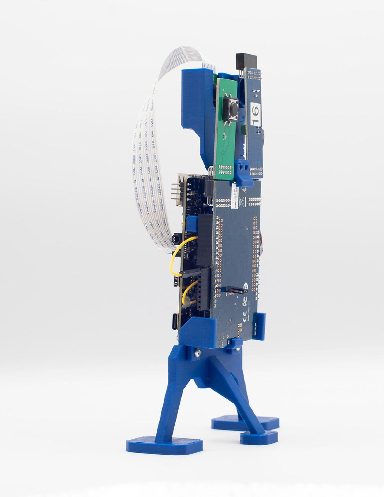 跟踪摄像机演示平台 - 背面侧视图