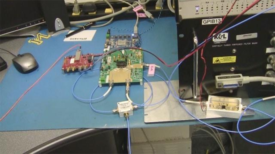 Simple Optical Data Transfer using JESD204B ADC